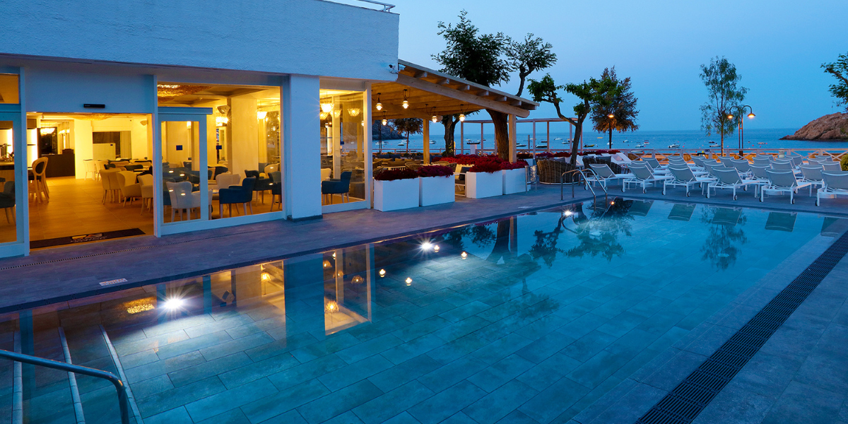 Submergeix-te al paradís de la Costa Brava a l'hotel Golden Mar Menuda